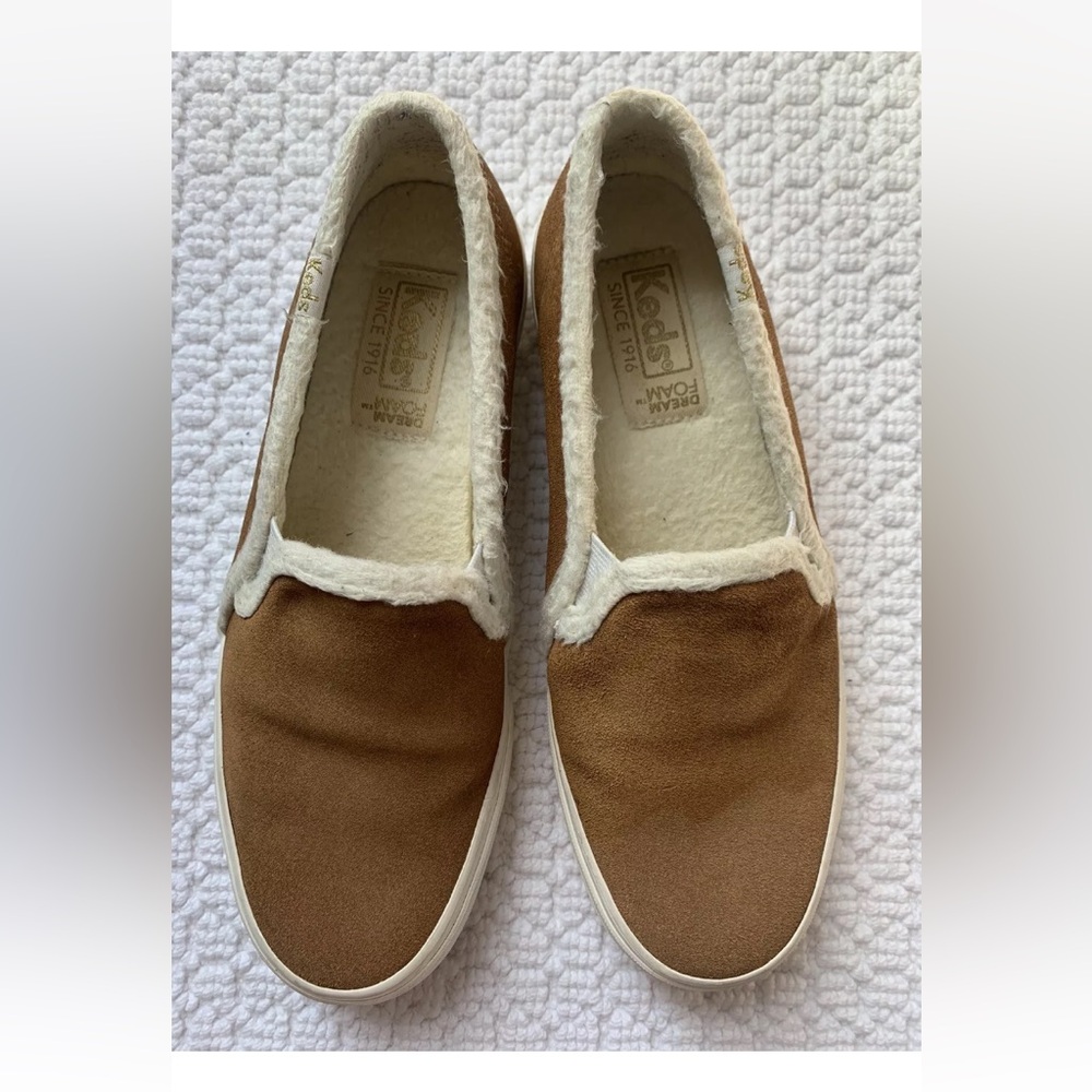 Keds Women’s Sz 7 Brown Slip-on Sherpa Dream Foam Sneaker